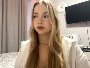 miasuszynski — GOAL: Cutie eye contact [25 tokens remaining] Hey there, im Milana i so glad to see u in my room be kind and cutie  #18 #new #bigass #teens #bigboobs