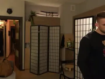 Offline muscularfriend on Chaturbate