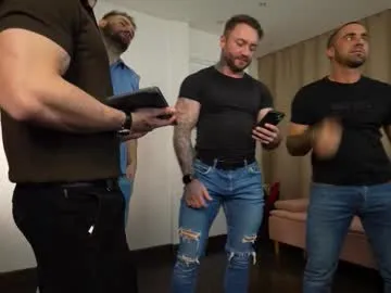 Offline muscularfriend on Chaturbate