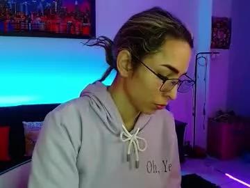 Freechat niki_1998 on Chaturbate