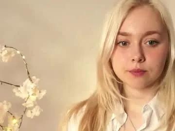 odelynbrower — GOAL: taste fingers in mouth [22 tokens remaining] Welcome to my room! #lovense #teen #18 #blonde #young
