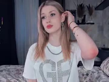 one_1ove — Goal: air kiss [5 tokens left] #bigboobs  #18 #teen #squirt #bigass