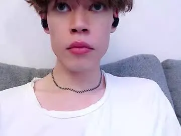 Freechat pawclaw on Chaturbate