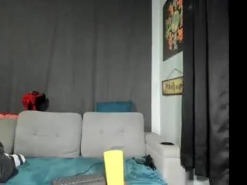 Freechat roxihazeleyes on Chaturbate