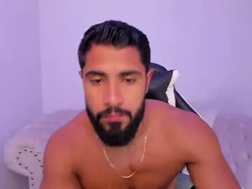 Freechat santiago_huntt on Chaturbate