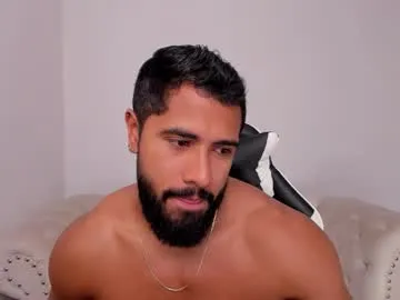 Freechat santiago_huntt on Chaturbate
