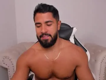 Freechat santiago_huntt on Chaturbate