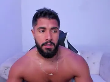 Freechat santiago_huntt on Chaturbate