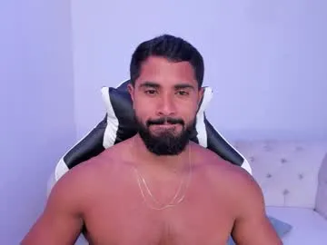 Freechat santiago_huntt on Chaturbate