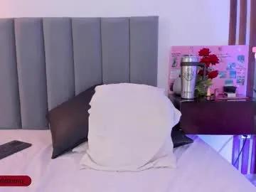 scarlett_morgan_ — I bet ur cock can't handle me  Fireworks Get my SNAP!High Vibes 22-33-44-100  - Goal: SQUIRT SHOW [524 tokens left] #redhead #bigass #feet #anal #squirt