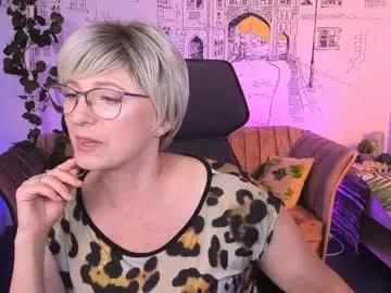 Freechat sugarvi on Chaturbate