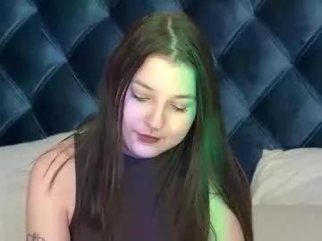 tinaburton — show outfit [287 tokens remaining]