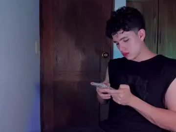 Freechat whos_he on Chaturbate