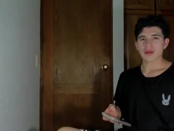 Freechat whos_he on Chaturbate