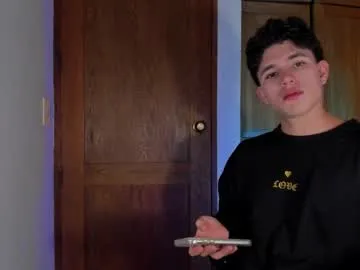 Freechat whos_he on Chaturbate