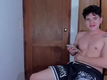 Freechat whos_he on Chaturbate