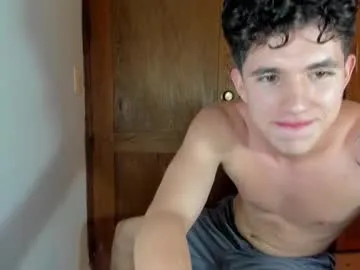 Freechat whos_he on Chaturbate