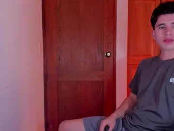 Freechat whos_he on Chaturbate