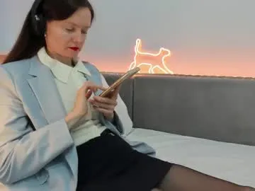 your_librarian — Hi guys! Let's have some fun in pvt or secret show! Tip menu for some fun. Thank you for your support!