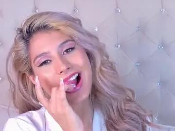 Freechat zoehangel on Chaturbate