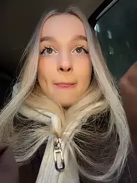 -teenytiny- on StripChat