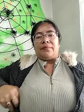 __valentina18 on StripChat 