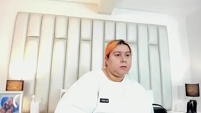 Freechat aandreaperez on StripChat