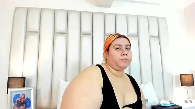 Freechat aandreaperez on StripChat