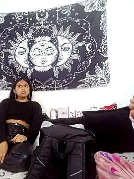 Freechat abby_n_emily on StripChat