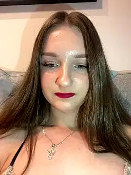 AdelinaEmber on StripChat