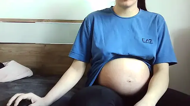 Offline Ahotkittyxxx on StripChat