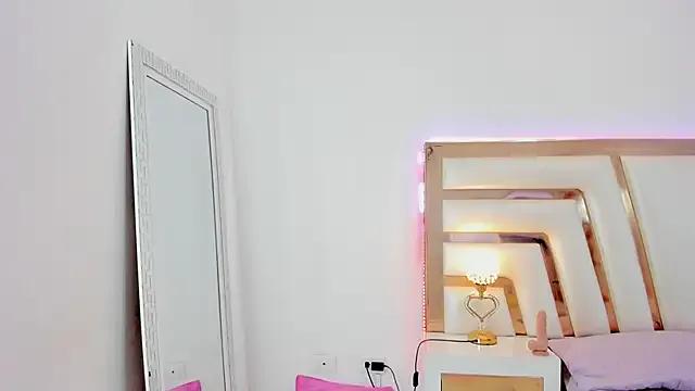 Private Aisharhodes00 on StripChat