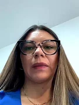 Freechat alicee16 on StripChat