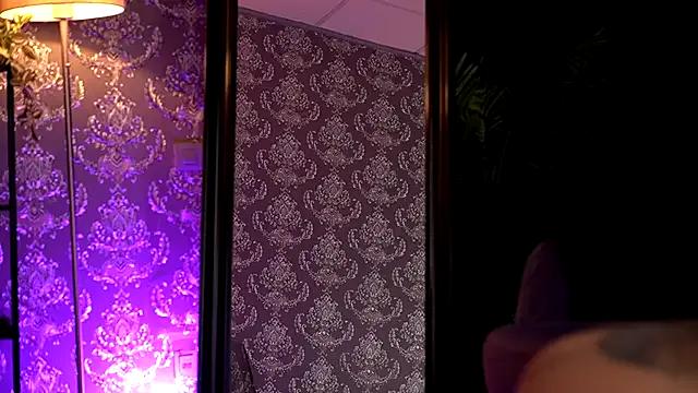 AlmaVelia on StripChat 