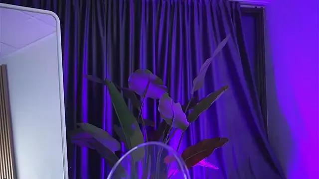 AlmaVelia on StripChat 