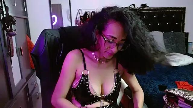 Freechat AmelieMartinez on StripChat