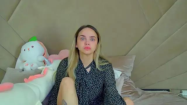 Freechat AnitaVenture on StripChat