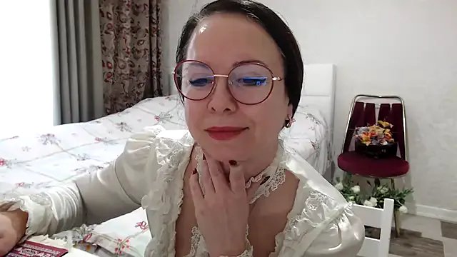 Arisa5000 on StripChat