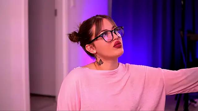 Freechat AryaDeluna on StripChat