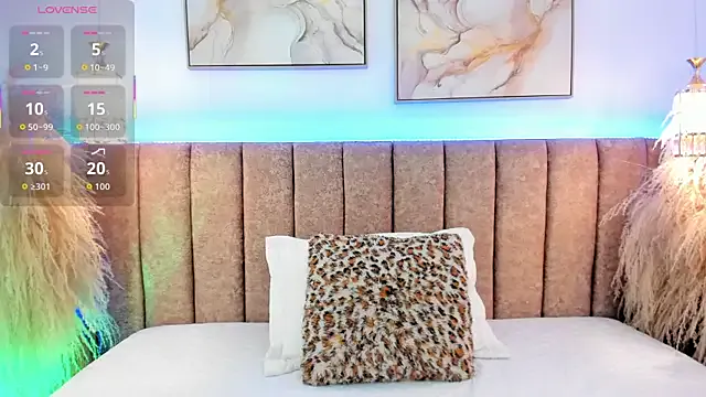 Offline azza__ on StripChat