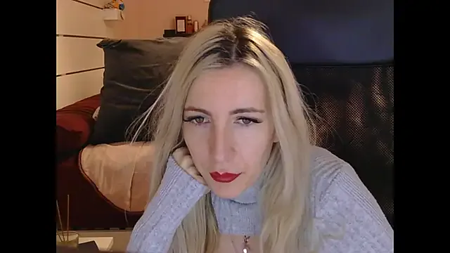 Offline BarbieBlondieGirl on StripChat