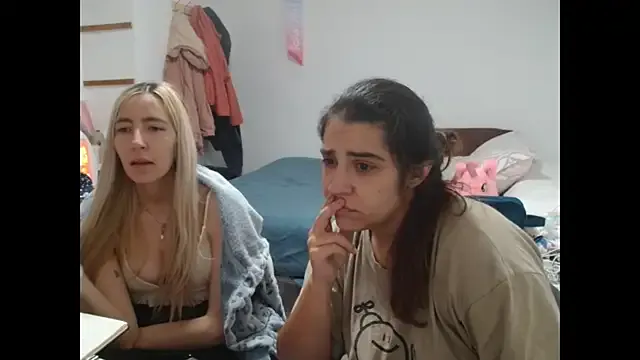 Offline BarbieBlondieGirl on StripChat