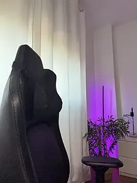 BellaGiaxx on StripChat