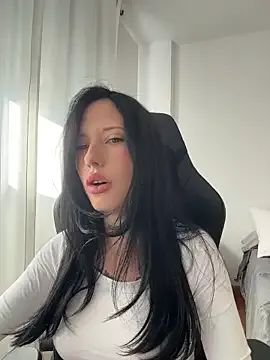 BellaGiaxx on StripChat