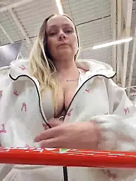 Offline Bondgirl_013 on StripChat