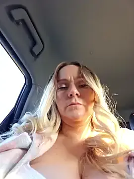 Offline Bondgirl_013 on StripChat