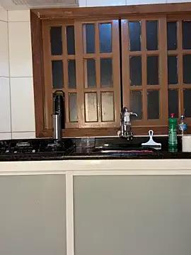 Bubuzinha10 — Ponta do vibr no cuzinho e vib na ppk