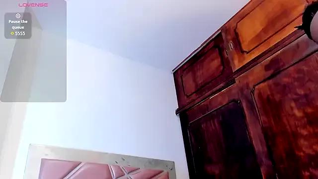 Freechat Coral_w10 on StripChat