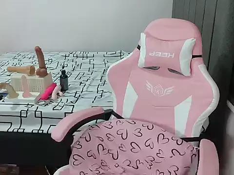 Freechat cumwetmebaby on StripChat