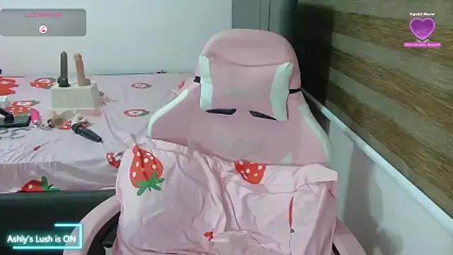 Freechat cumwetmebaby on StripChat